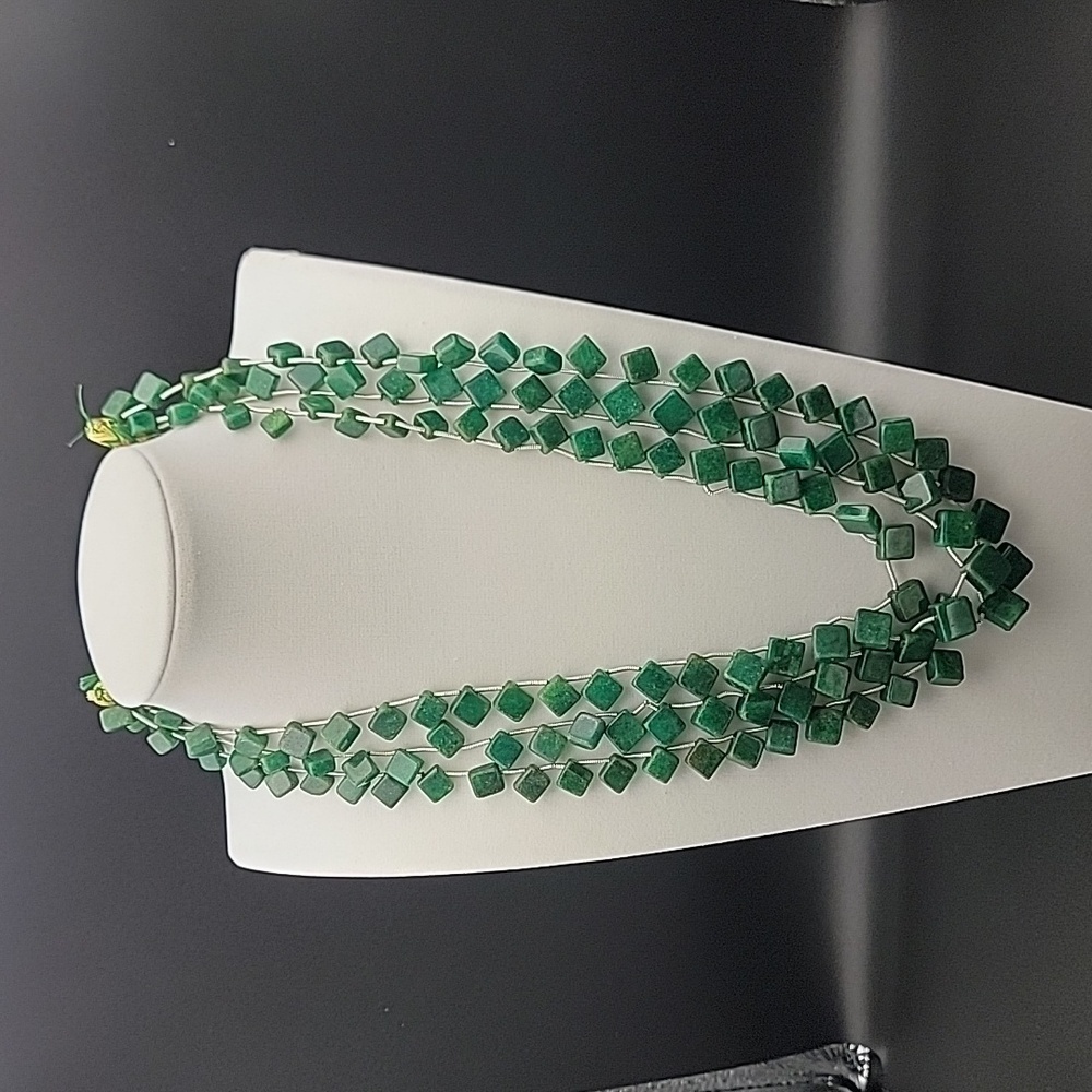 NWT Emerald Gemstone 3 Strand 493 Cts Square Cube Necklace Natural Adustable - Picture 4 of 7